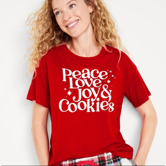 NWT OLD NAVY Matching Holiday-Graphic T-Shirt Color: Robbie Red - Picture 2 of 6